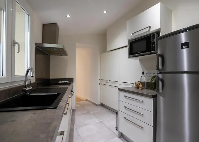 Les Classees De La Citadelle, Genoise,clim & Calme Apartment