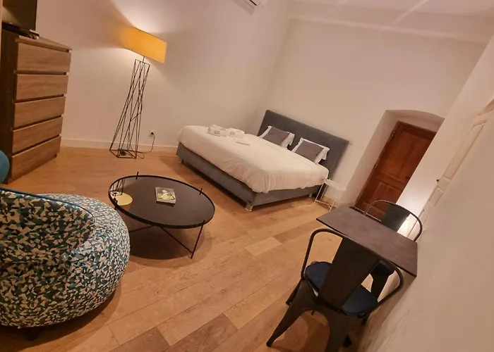 Apartment Les Classees De La Citadelle, Genoise,clim & Calme *